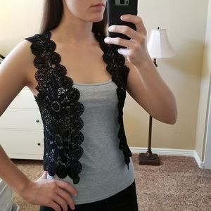 H&M light vest HOST PICK